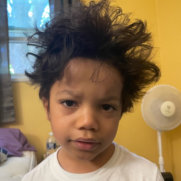 Meet your Posher, Megan - Picture 2 of 10